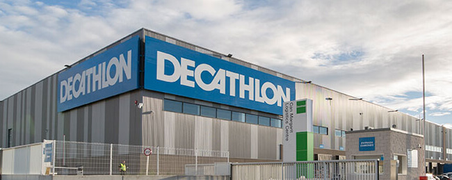 Mopinion: Decathlon rolls out Mopinion feedback software in 23 countries - Decathlon warehouse
