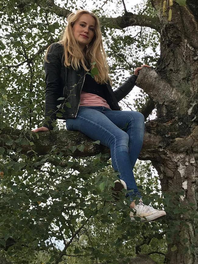 Lynn in tree