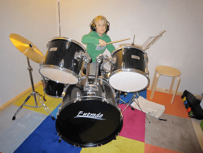 Employee in the Spotlight: Dorian Maat - drums